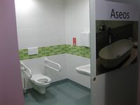 Ba&ntilde;os adaptados